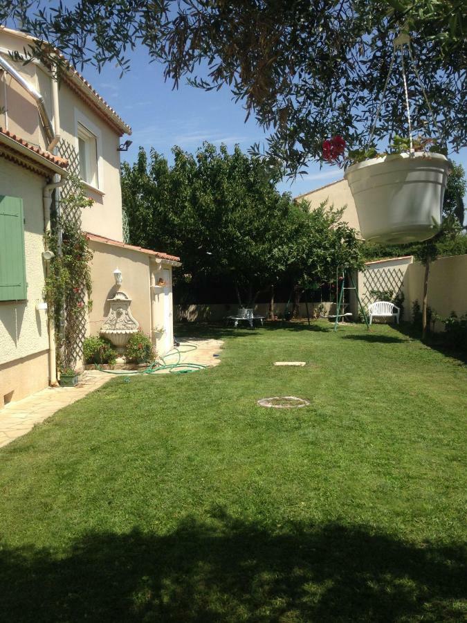 Charmant Studio A Uchaud Exterior photo