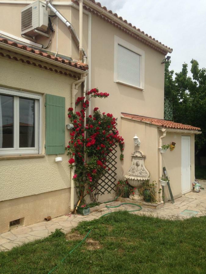 Charmant Studio A Uchaud Exterior photo